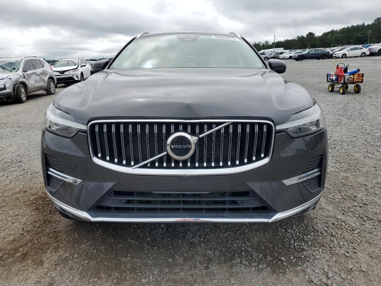 VOLVO XC60 B5 INSCRIPTION