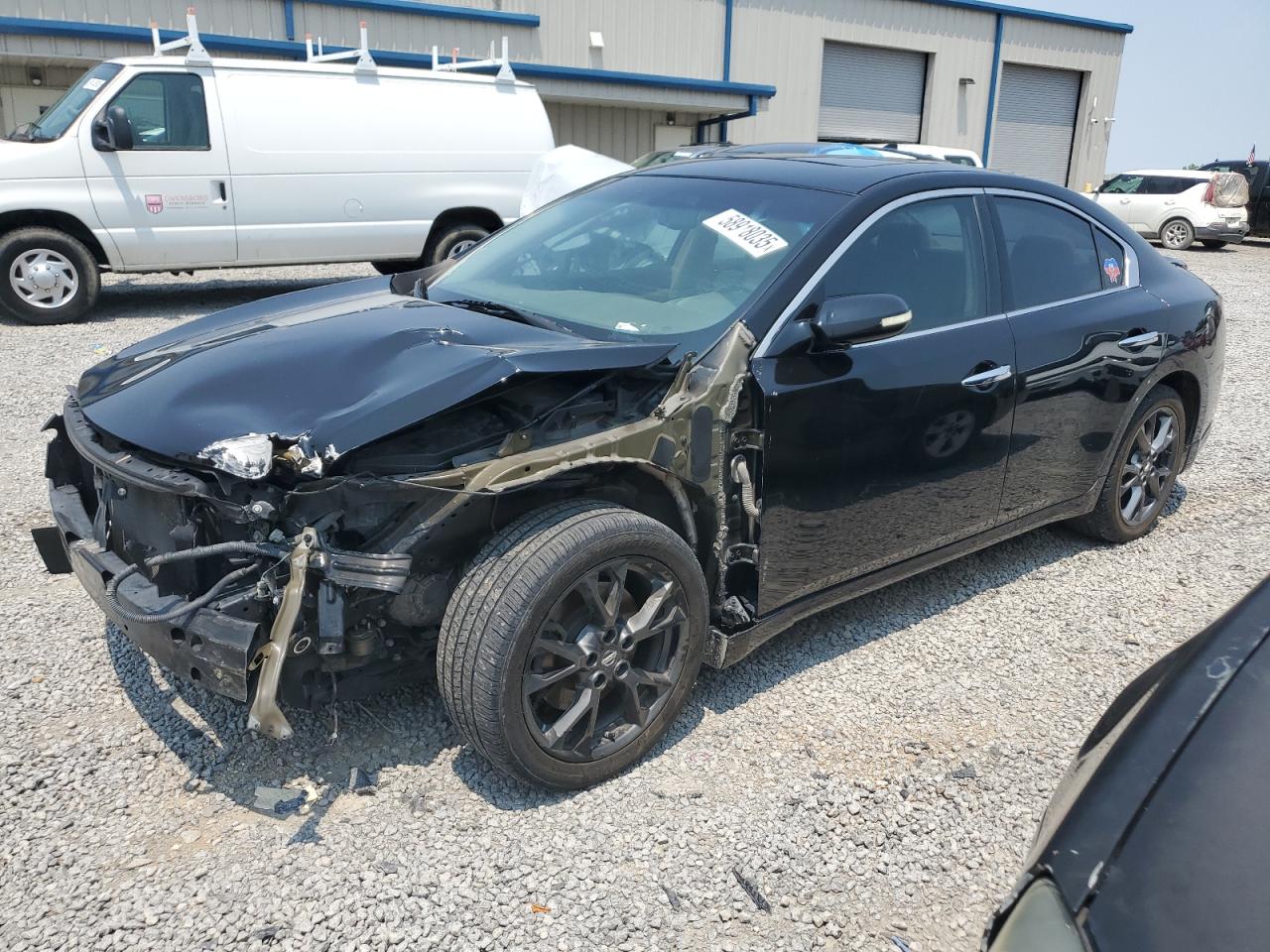NISSAN MAXIMA S