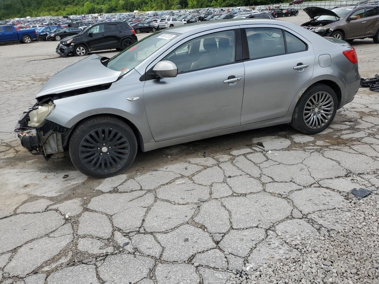 SUZUKI KIZASHI SE
