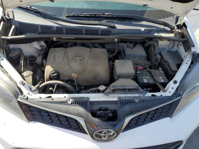 2018 TOYOTA SIENNA SE 5TDXZ3DC6JS919526