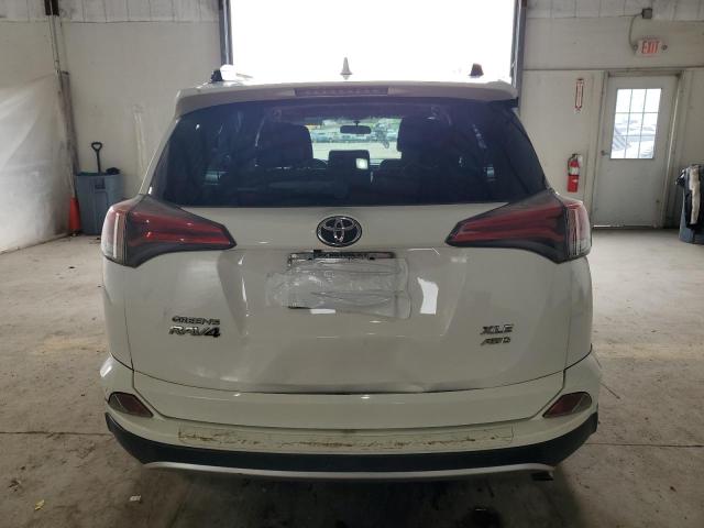2016 TOYOTA RAV4 XLE - JTMRFREV6GJ055670