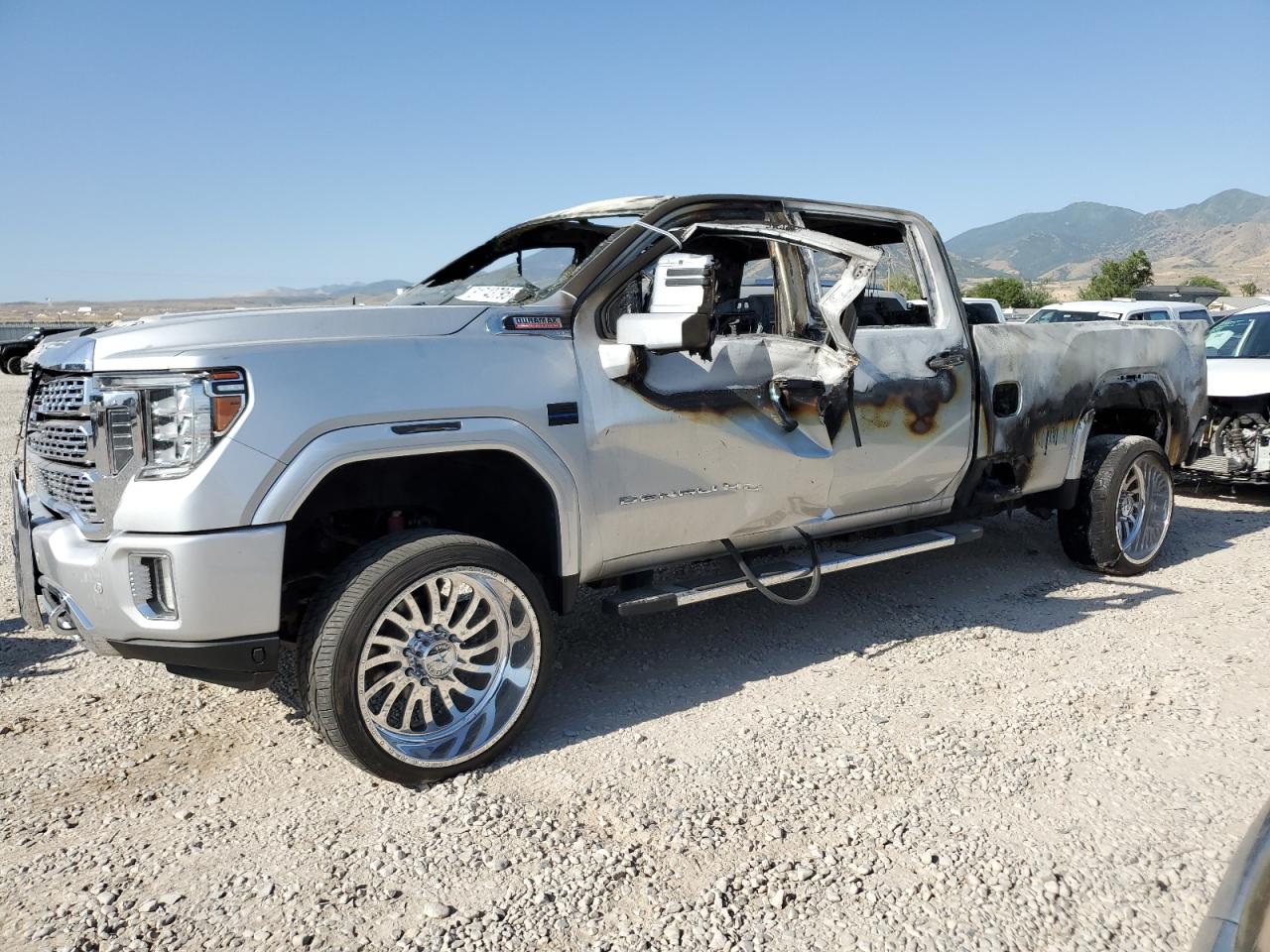 GMC SIERRA K3500 DENALI