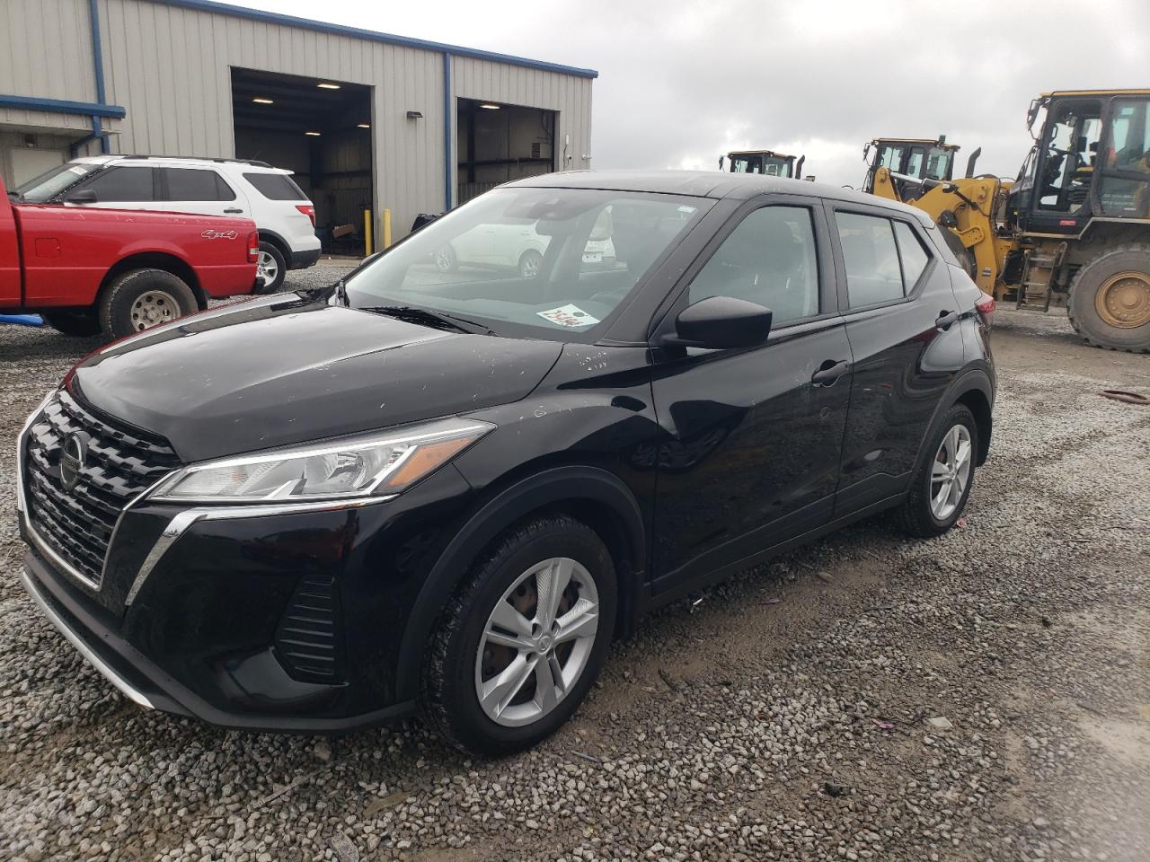 NISSAN KICKS S