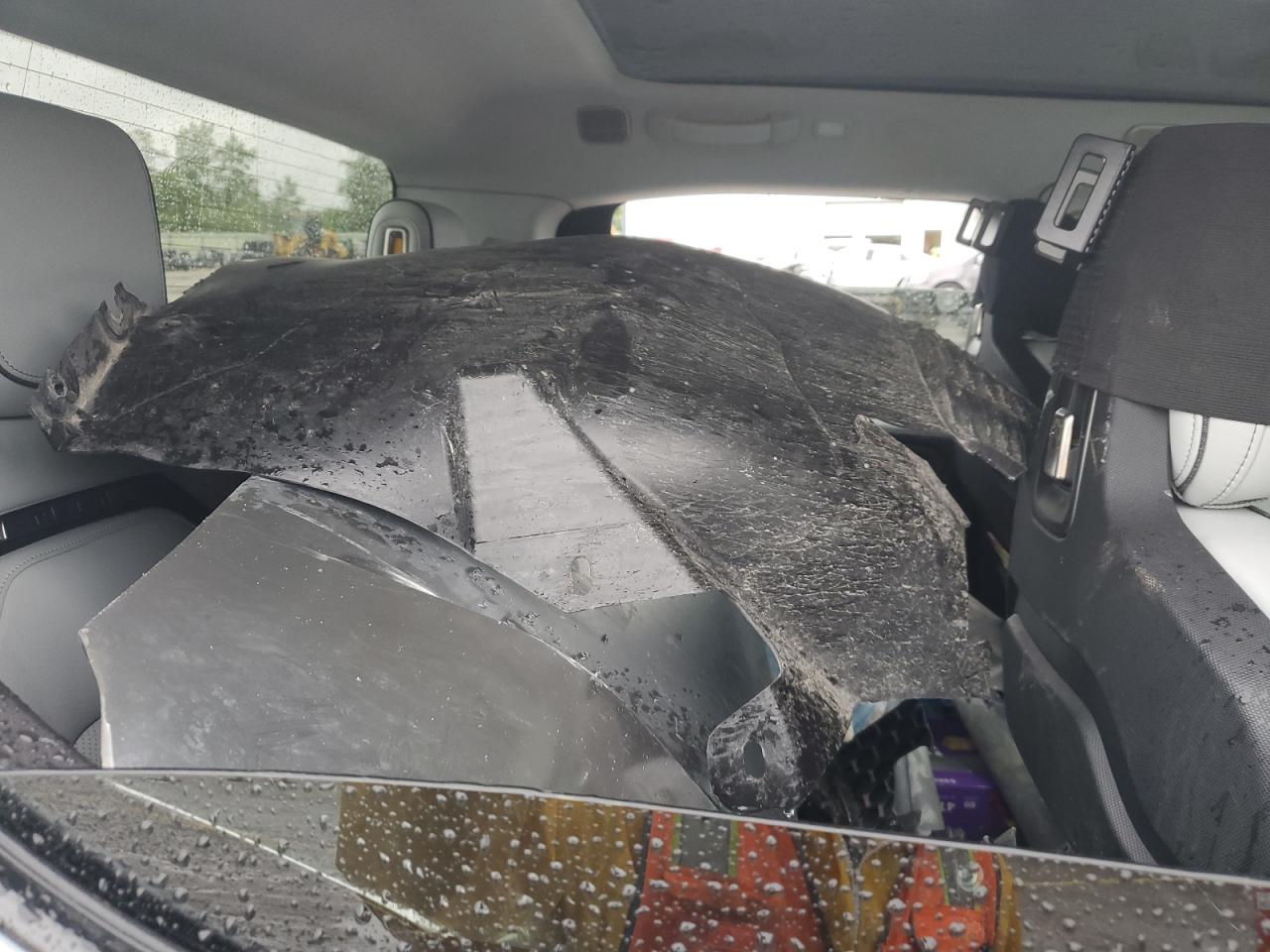 RIVIAN R1T LAUNCH EDITION