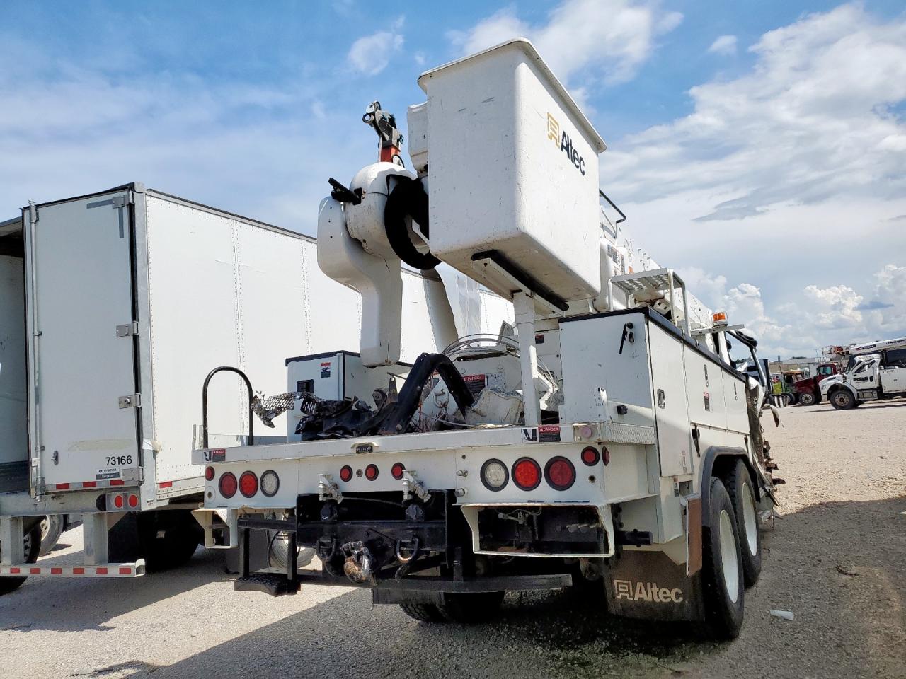 Lot #3203961167 2010 INTERNATIONAL 7000 7400