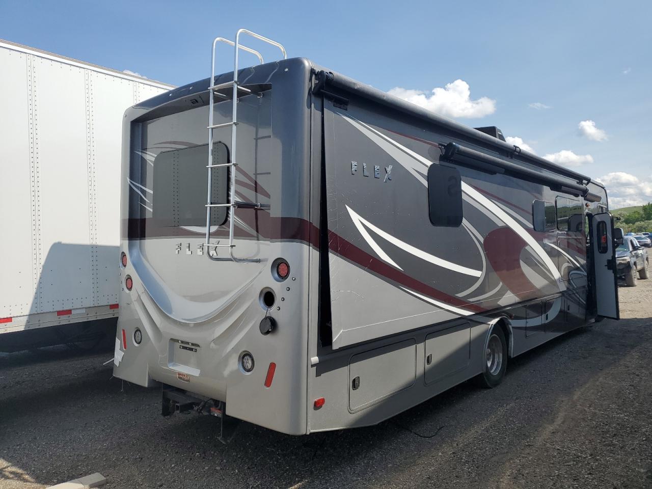 Lot #3211177639 2023 FORD F53