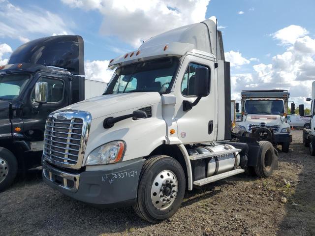 FREIGHTLINER CASCADIA 1 2018 white  diesel 3AKBGBDV7JSJR9132 photo #3
