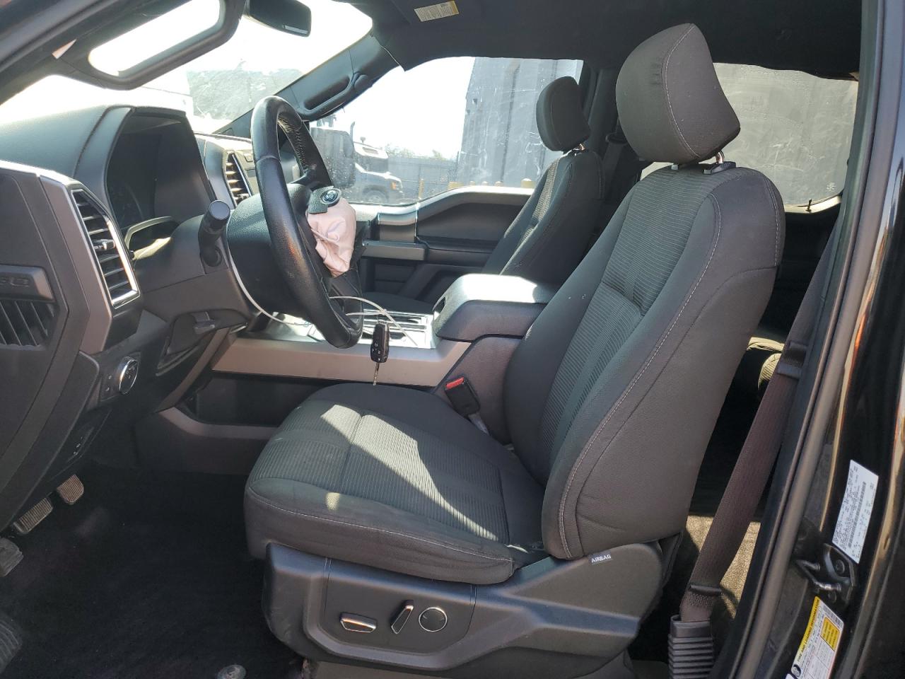 FORD F-150 SUPERCREW