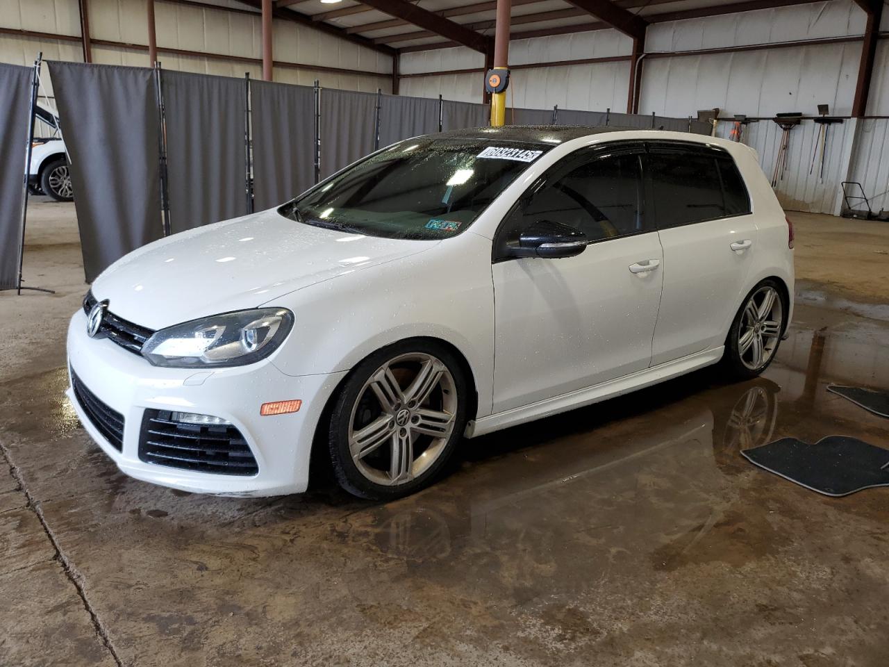 VOLKSWAGEN GOLF R
