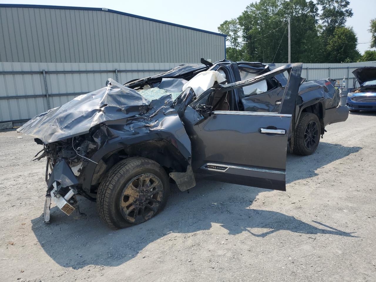 TOYOTA TUNDRA CREWMAX PLATINUM