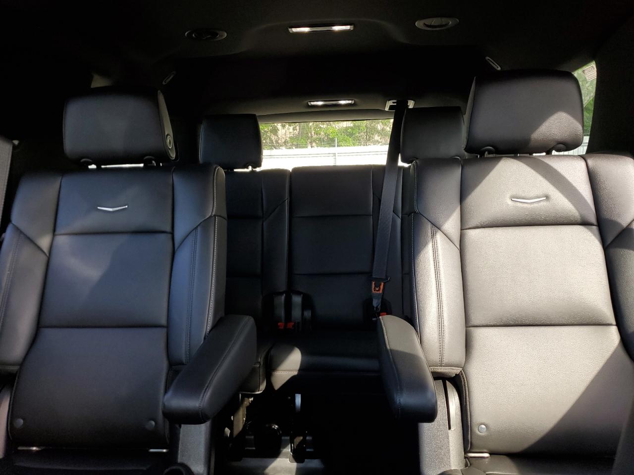 CADILLAC ESCALADE LUXURY