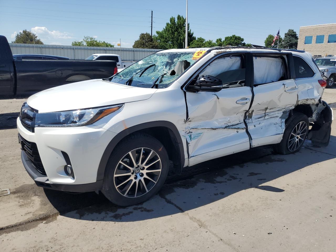TOYOTA HIGHLANDER SE