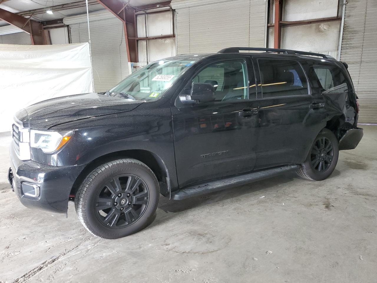 TOYOTA SEQUOIA SR5