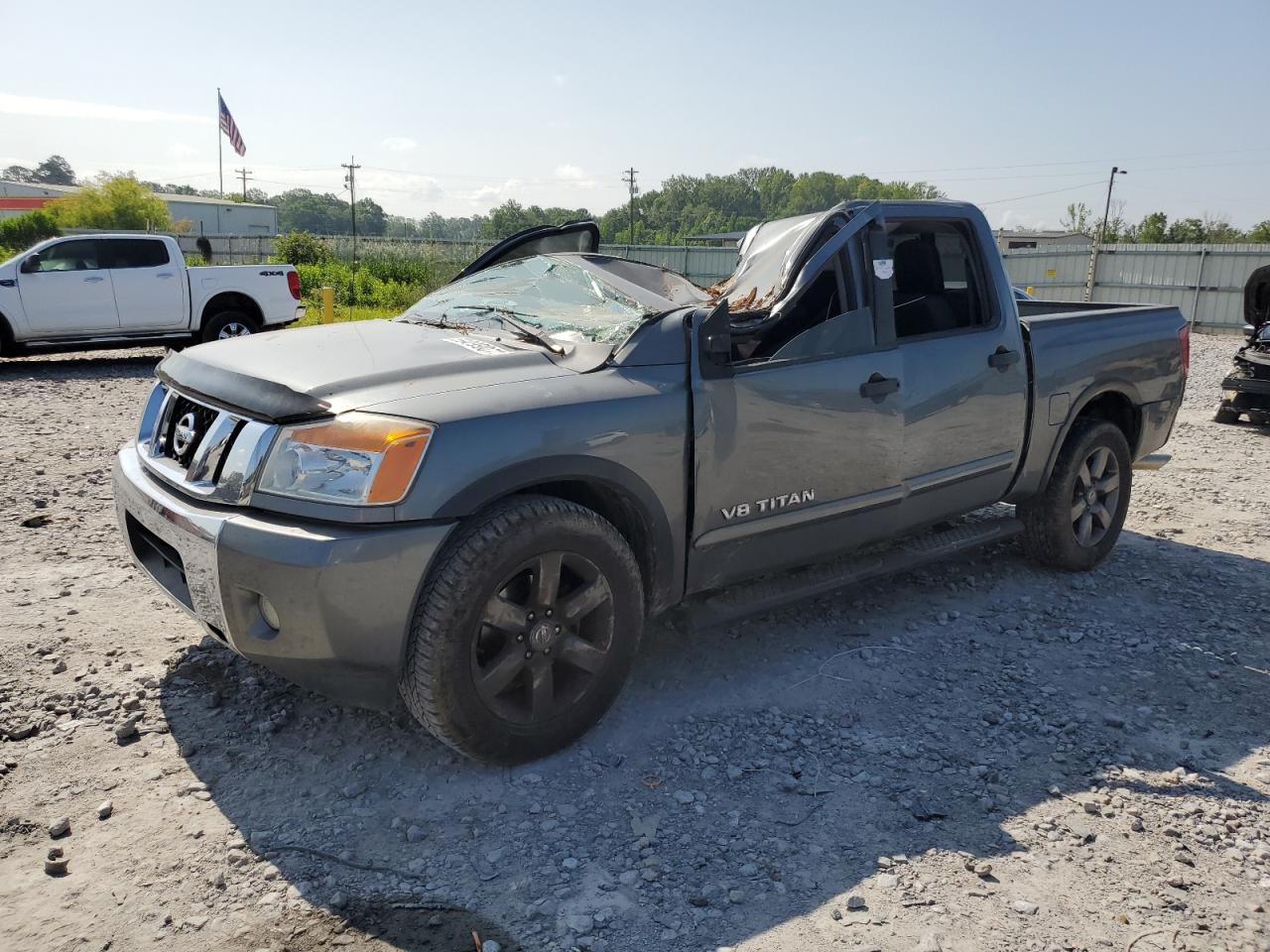 NISSAN TITAN S