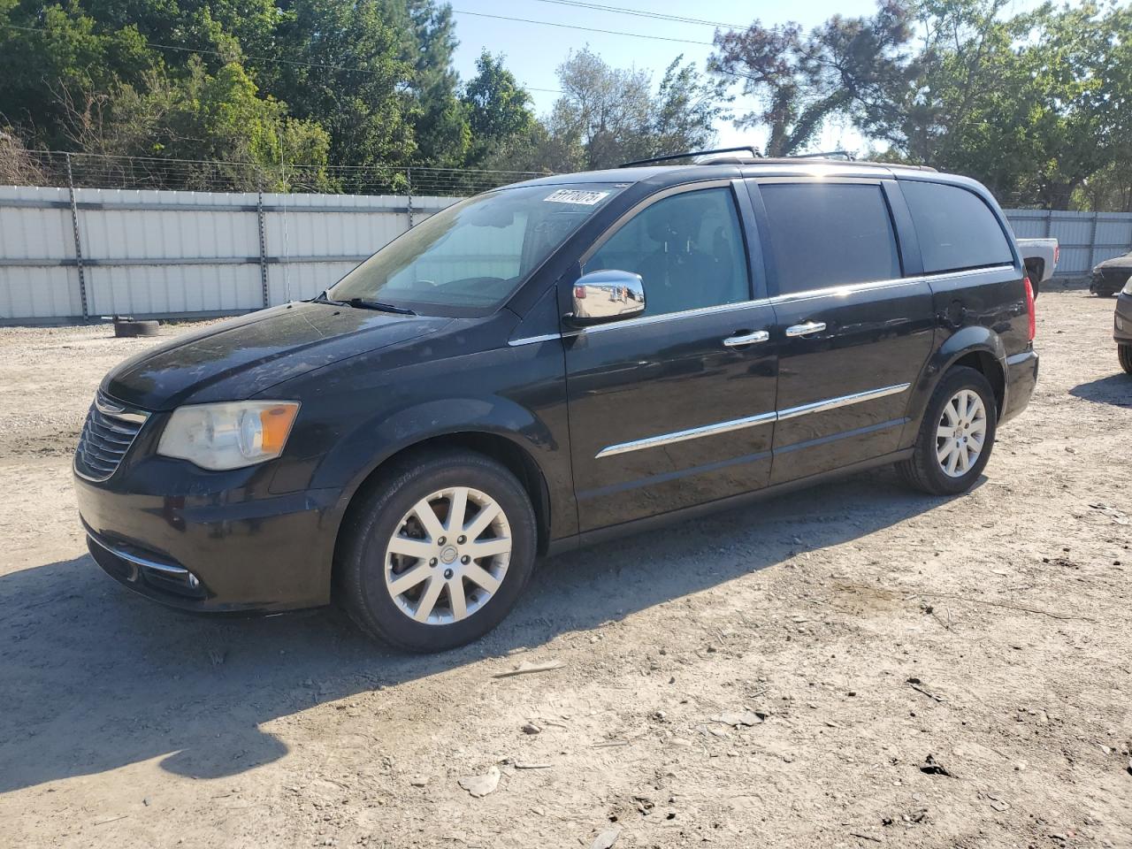 CHRYSLER TOWN & COUNTRY TOURING L