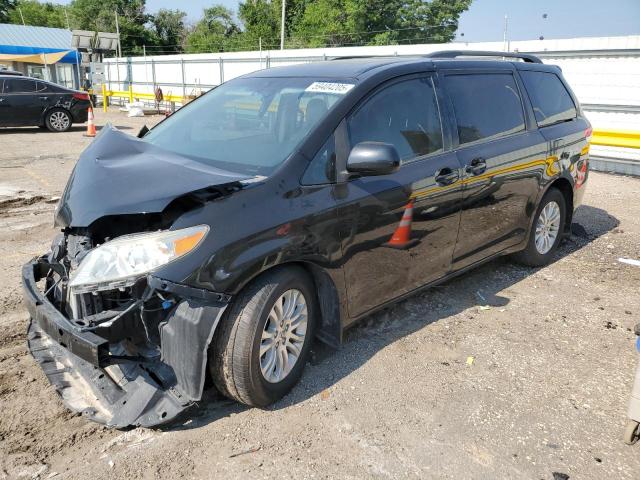 TOYOTA SIENNA XLE