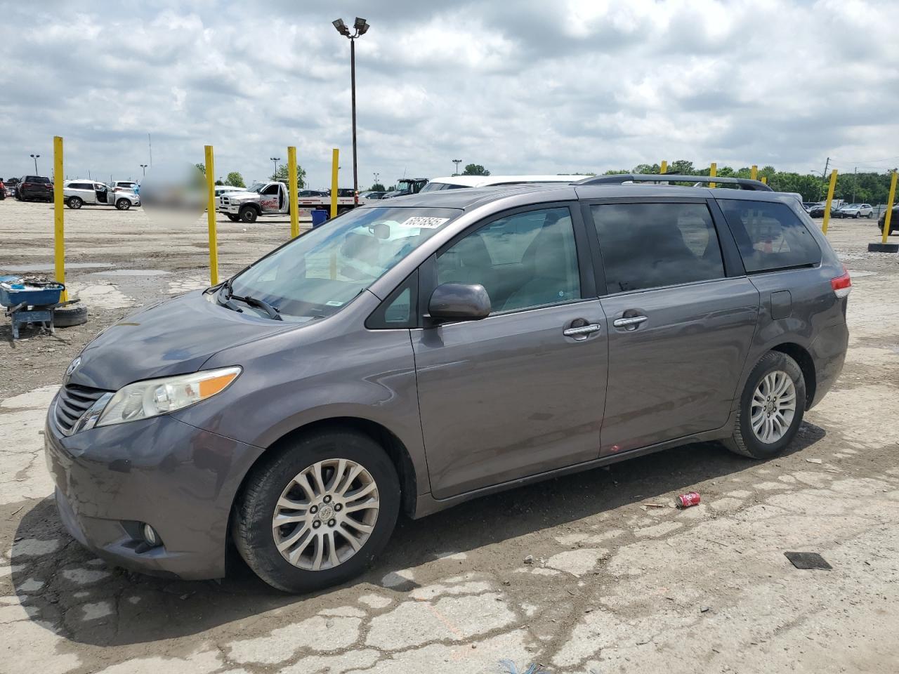 TOYOTA SIENNA XLE