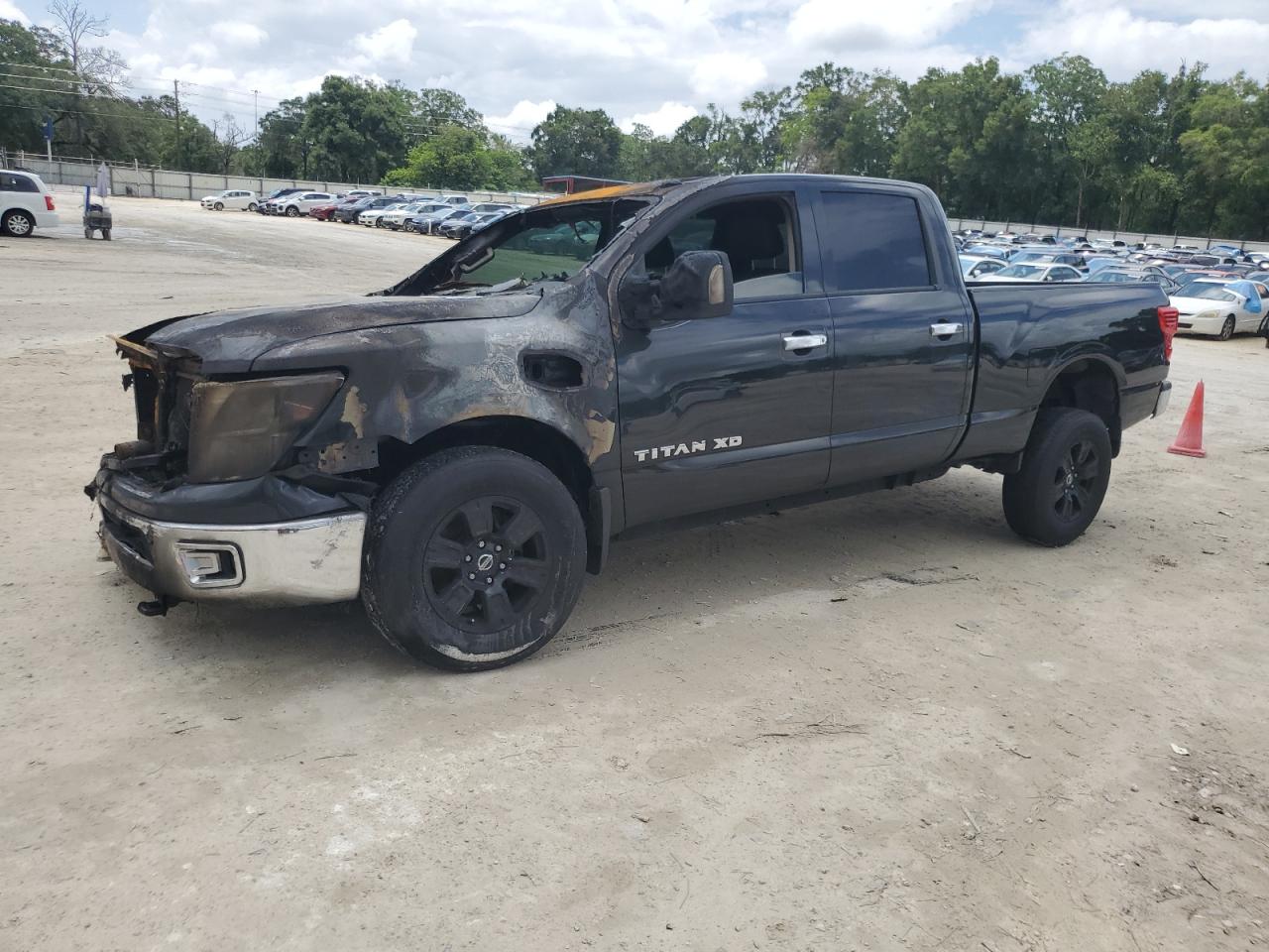 NISSAN TITAN S