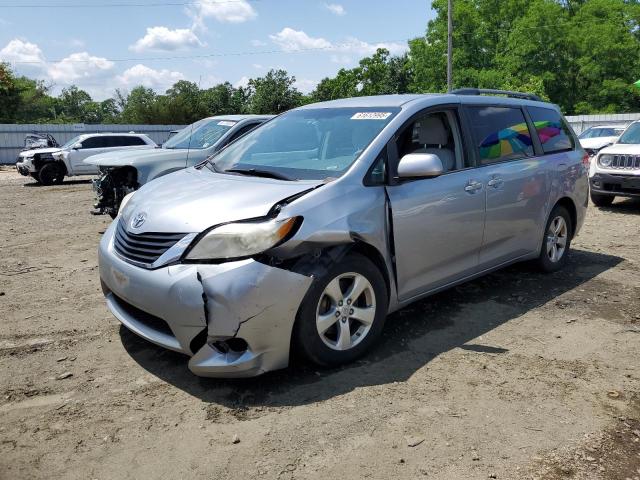 TOYOTA SIENNA LE