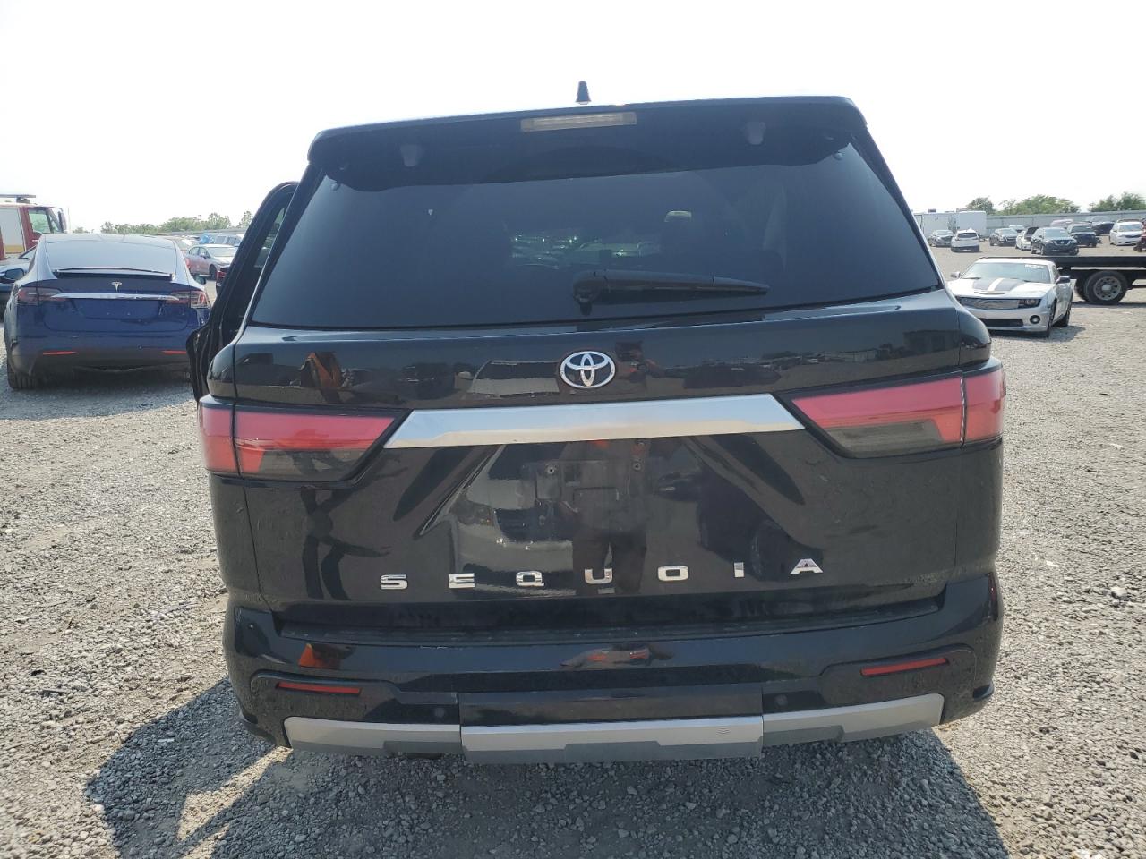 TOYOTA SEQUOIA SR5