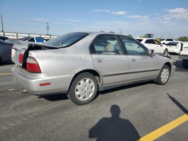 HONDA ACCORD LX 1997 silver  gas 1HGCD5639VA256026 photo #4