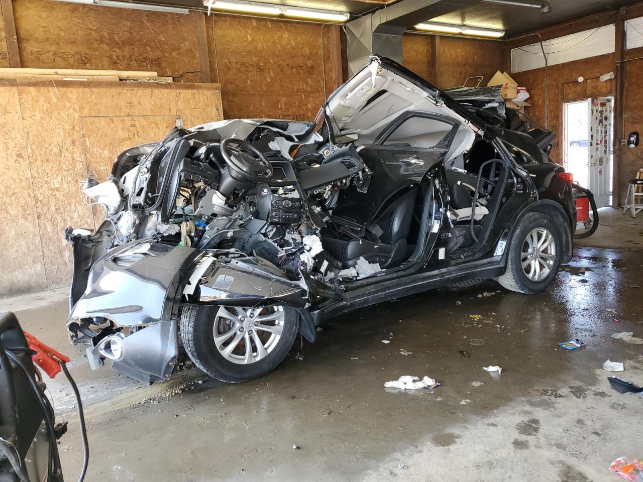 INFINITI QX70