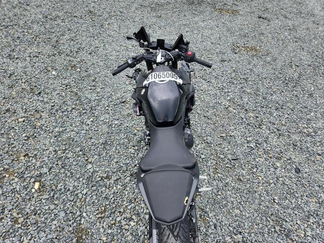 2025 SUZUKI GSX800 F JS1EM13B0S7100195