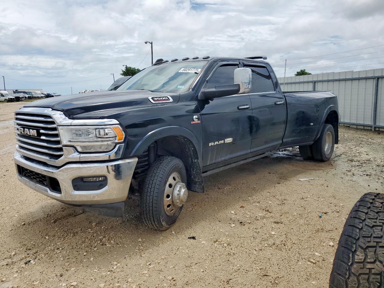 RAM 3500 LONGHORN