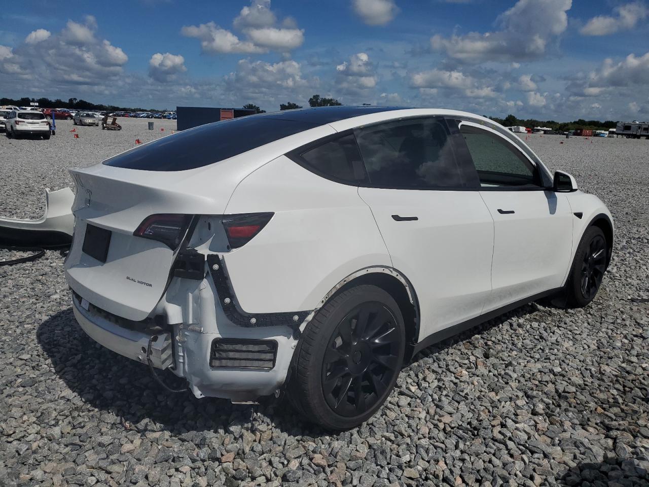 Tesla Model y 2021