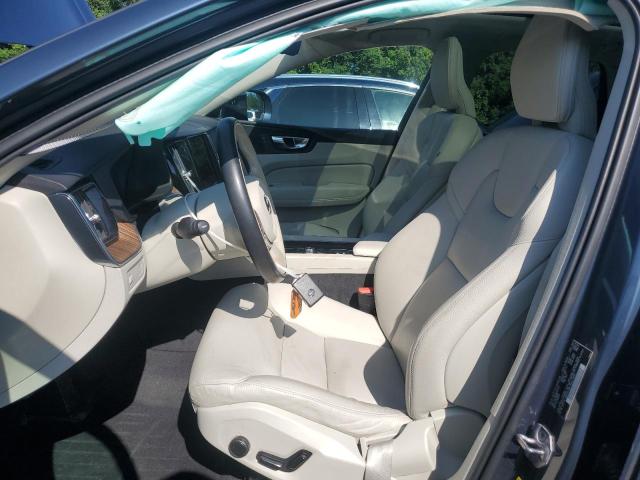 2022 VOLVO XC60 B5 MO YV4L12RK9N1941200