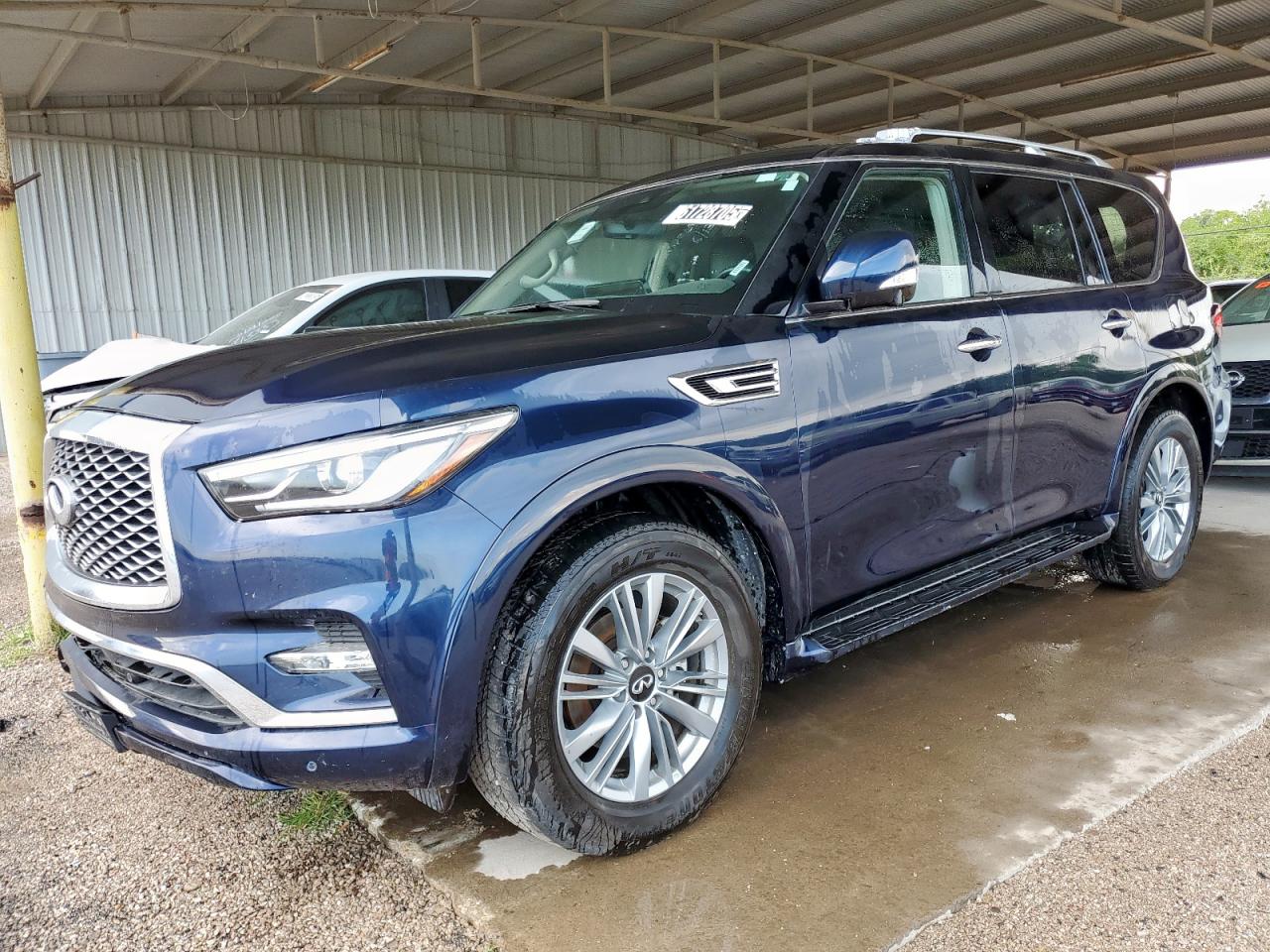 INFINITI QX80 LUXE
