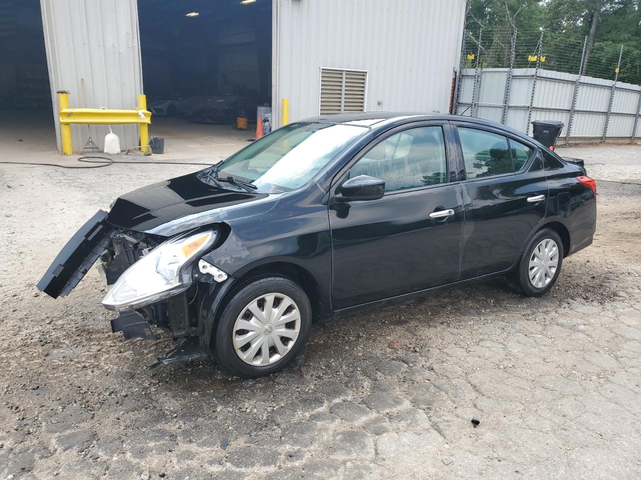 NISSAN VERSA S