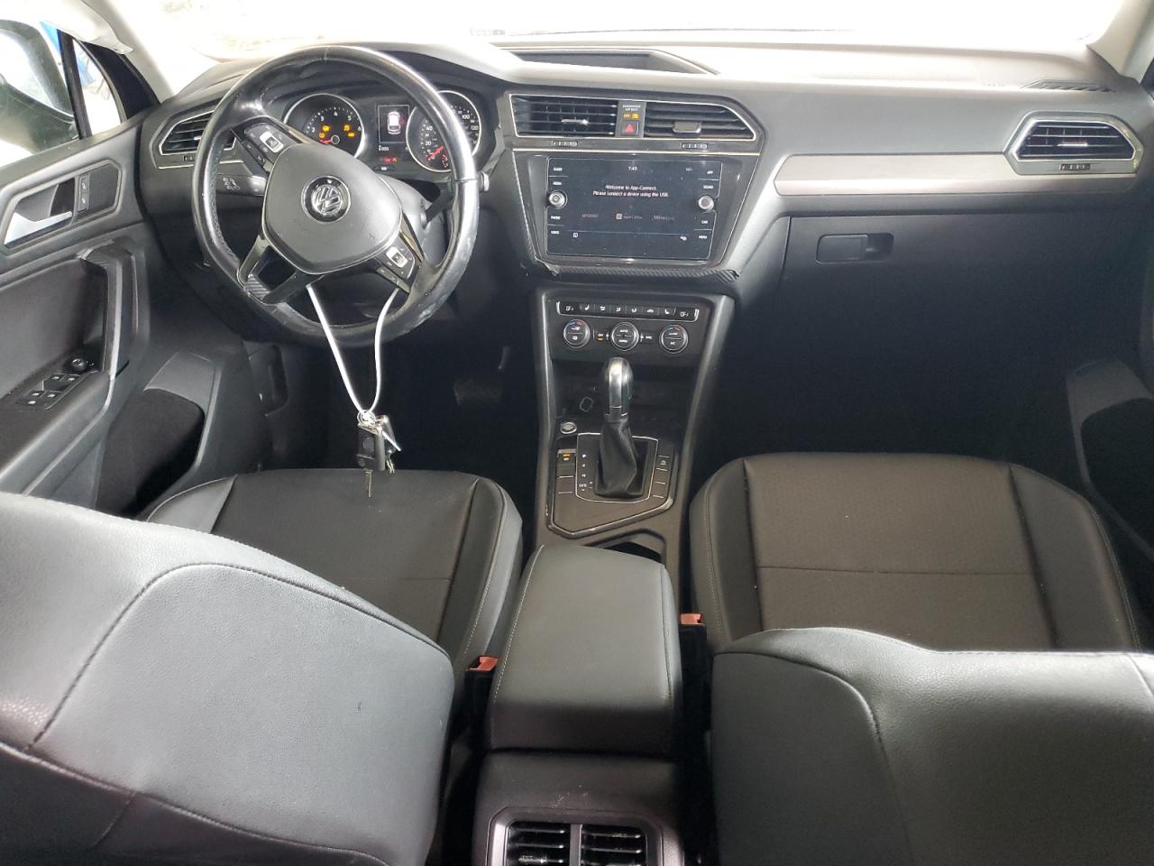 VOLKSWAGEN TIGUAN SE