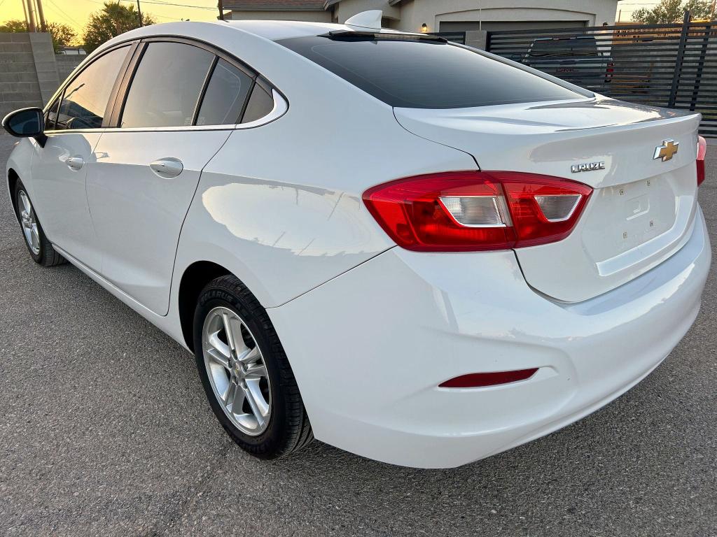 CHEVROLET CRUZE LT 2017 white  gas 1G1BE5SM4H7239697 photo #4