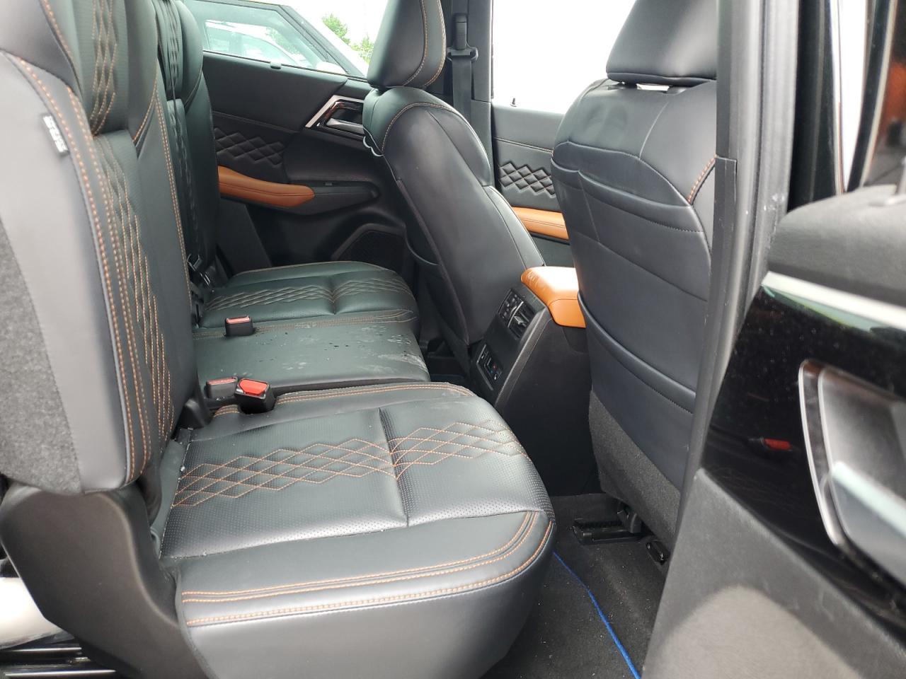 MITSUBISHI OUTLANDER SEL