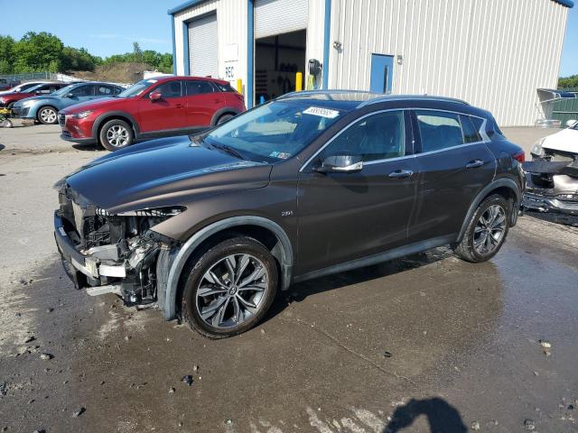 INFINITI QX30 LUXE