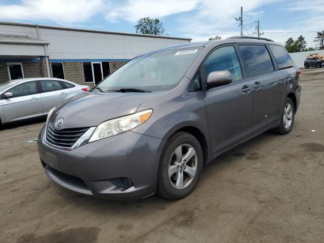 TOYOTA SIENNA LE