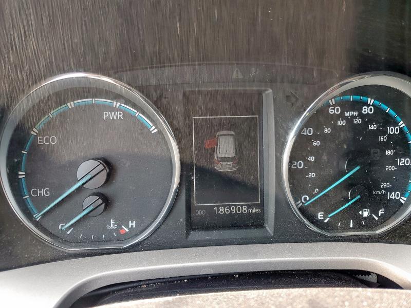 2018 TOYOTA RAV4 HV LE JTMRJREV7JD169035