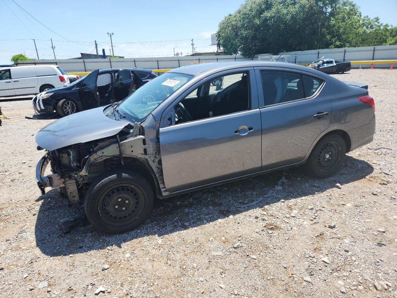 NISSAN VERSA S
