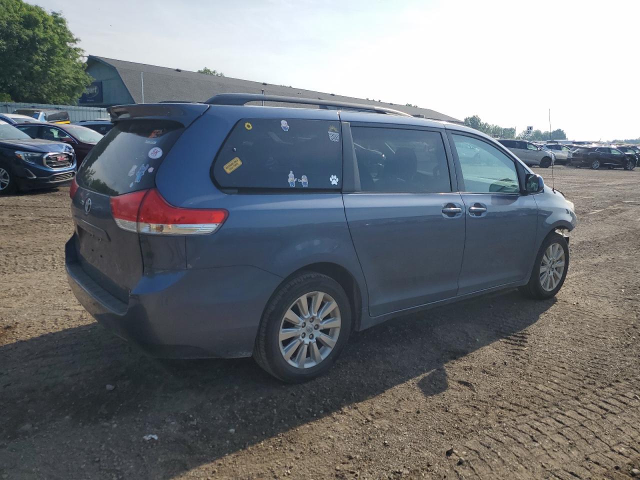 Lot #3262026496 2014 TOYOTA SIENNA LE