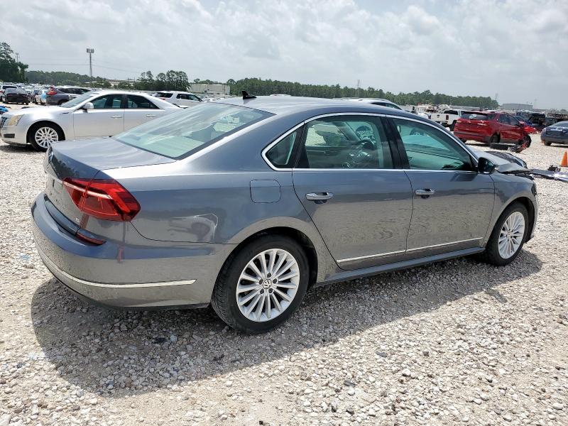 2017 VOLKSWAGEN PASSAT SE - 1VWBT7A30HC050230