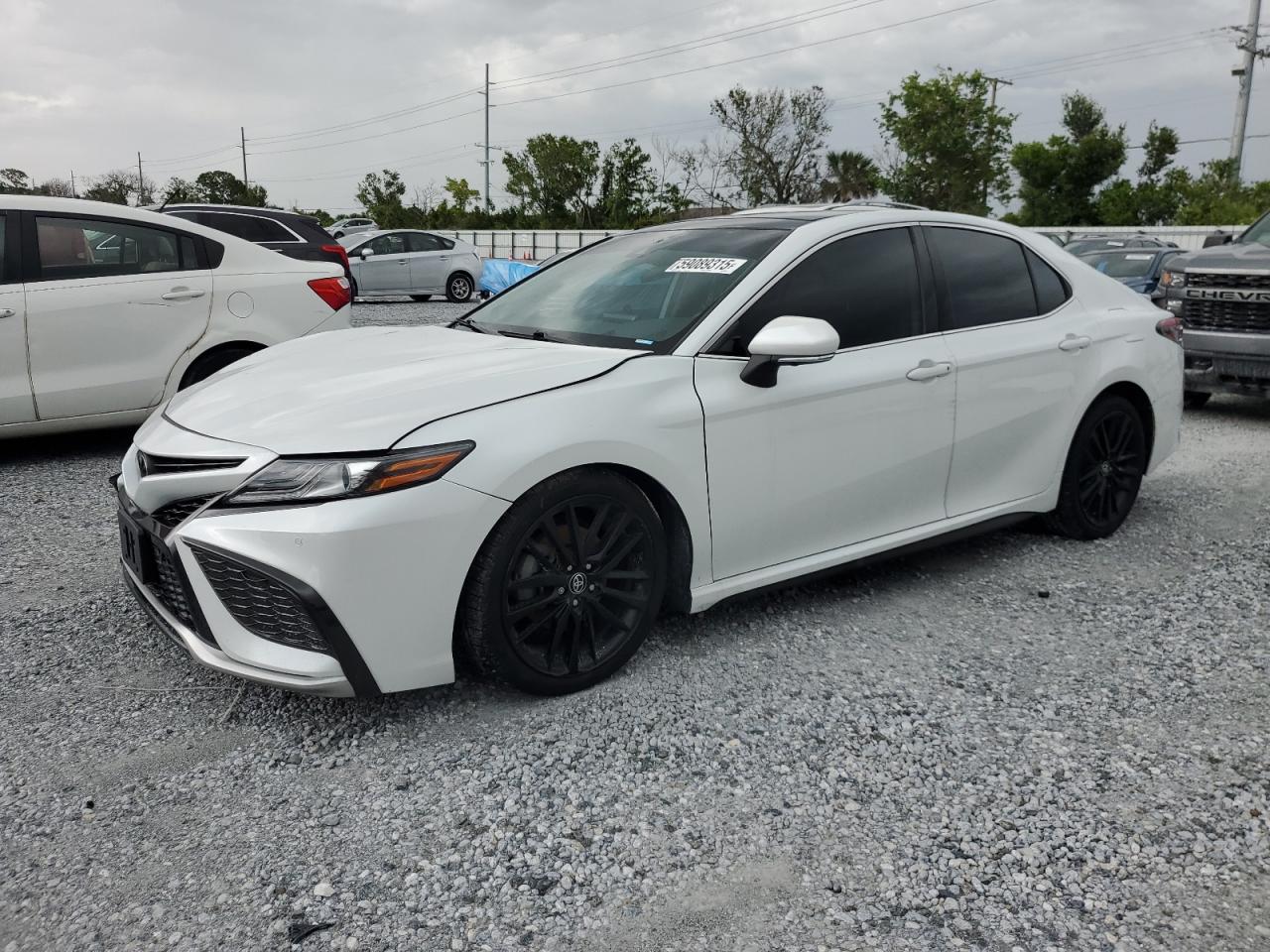 TOYOTA CAMRY XSE