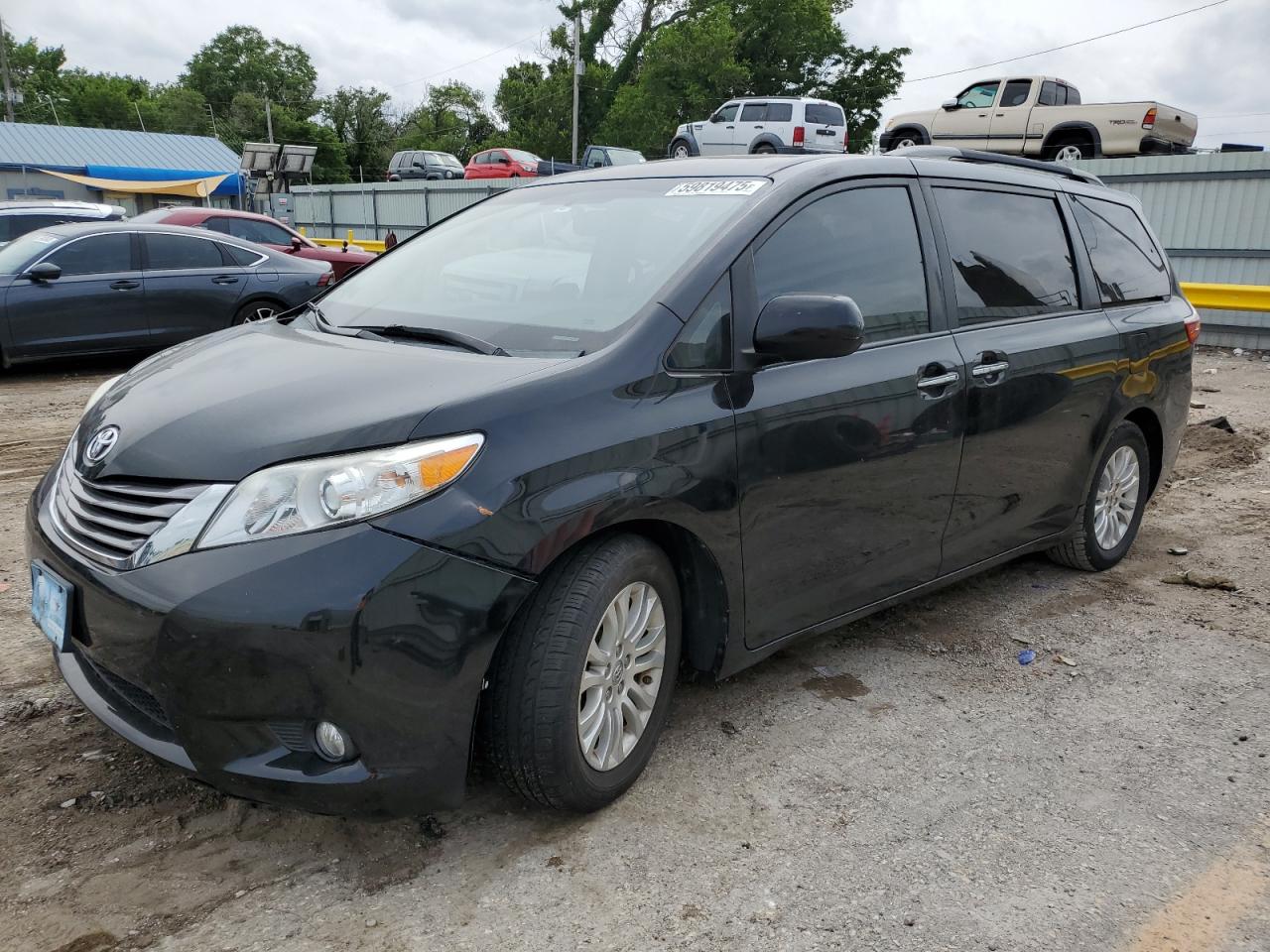 TOYOTA SIENNA XLE