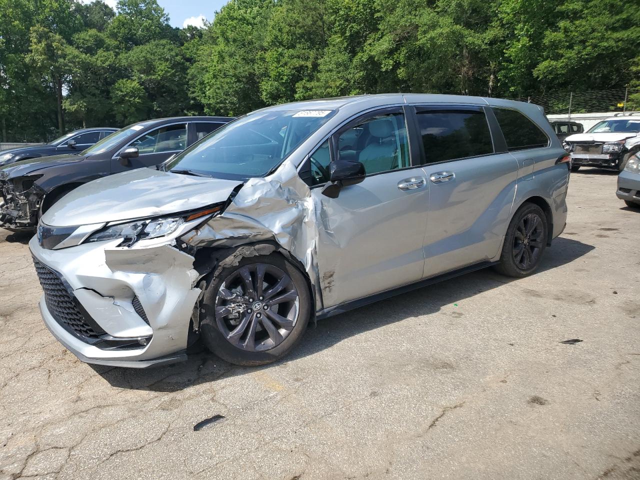 TOYOTA SIENNA XSE