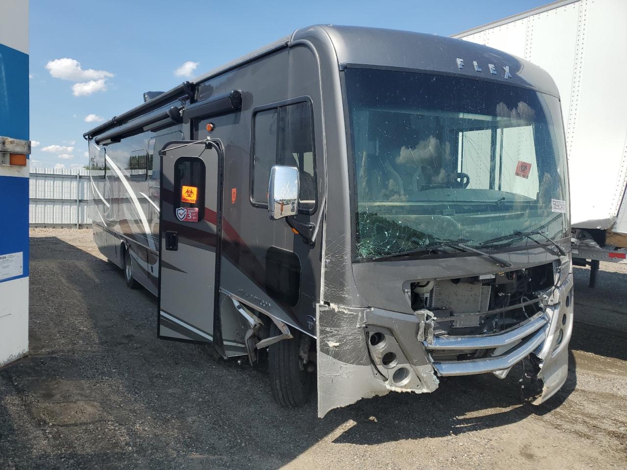 Lot #3211177639 2023 FORD F53