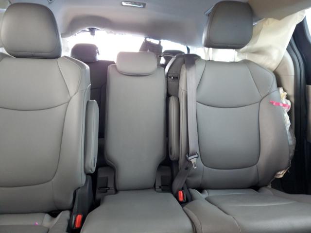 2024 TOYOTA SIENNA XLE 5TDYRKEC3RS182813