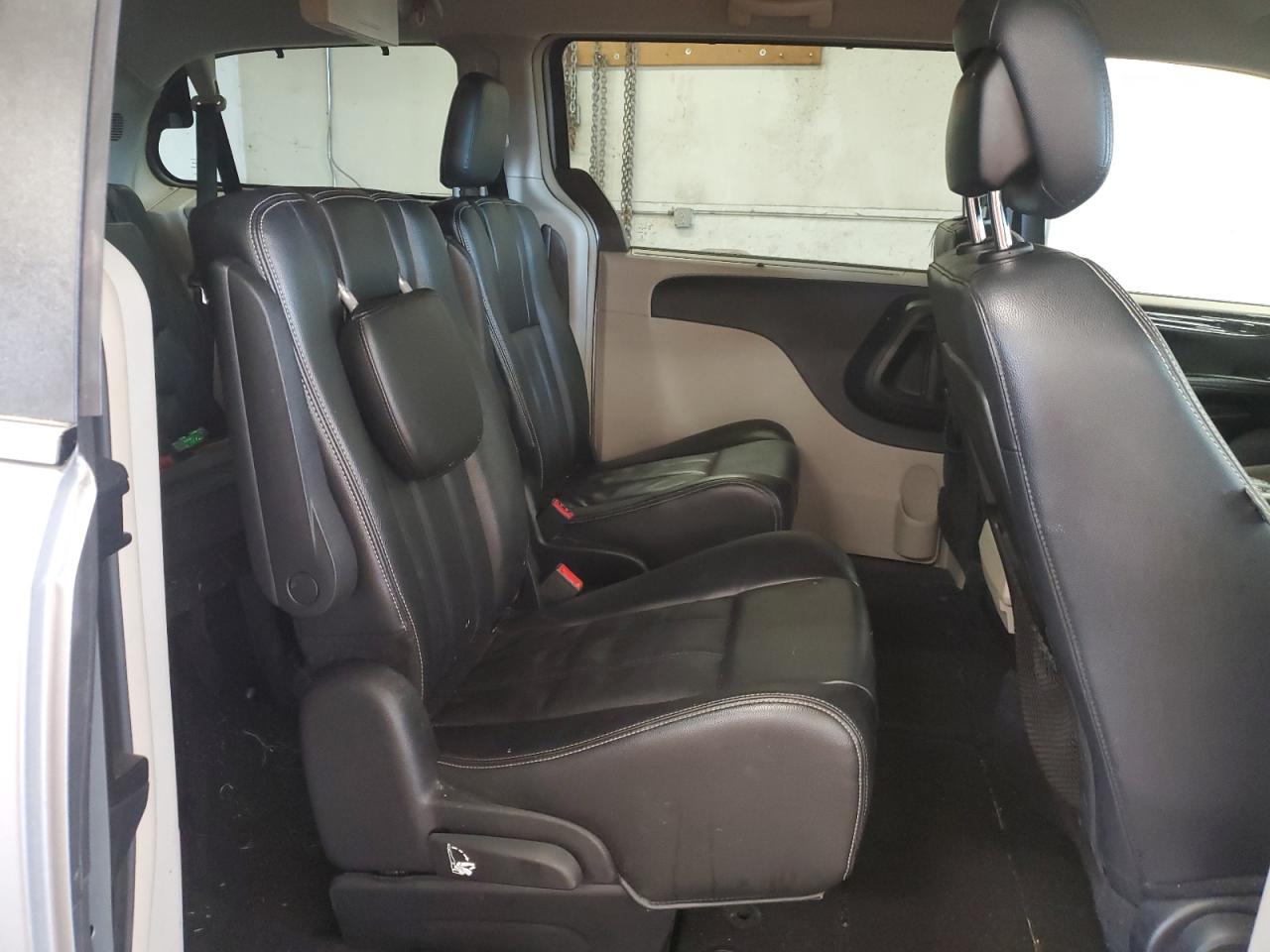 CHRYSLER TOWN & COUNTRY TOURING