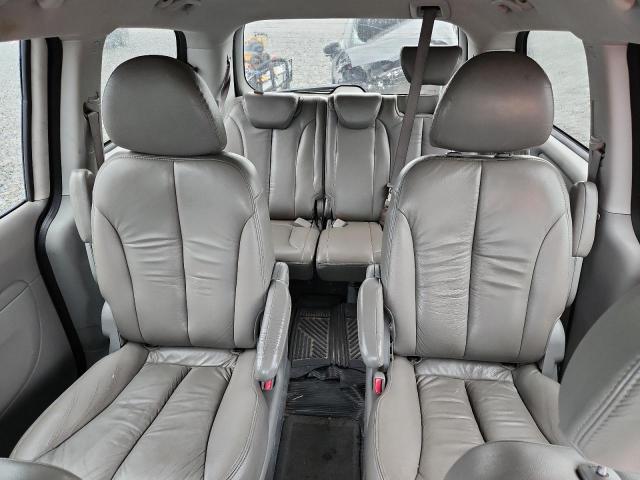 2010 KIA SEDONA LX #3309466606
