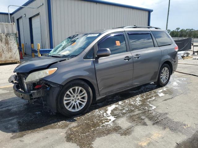 TOYOTA SIENNA XLE