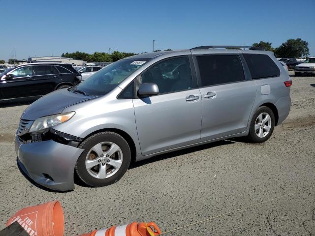 TOYOTA SIENNA LE